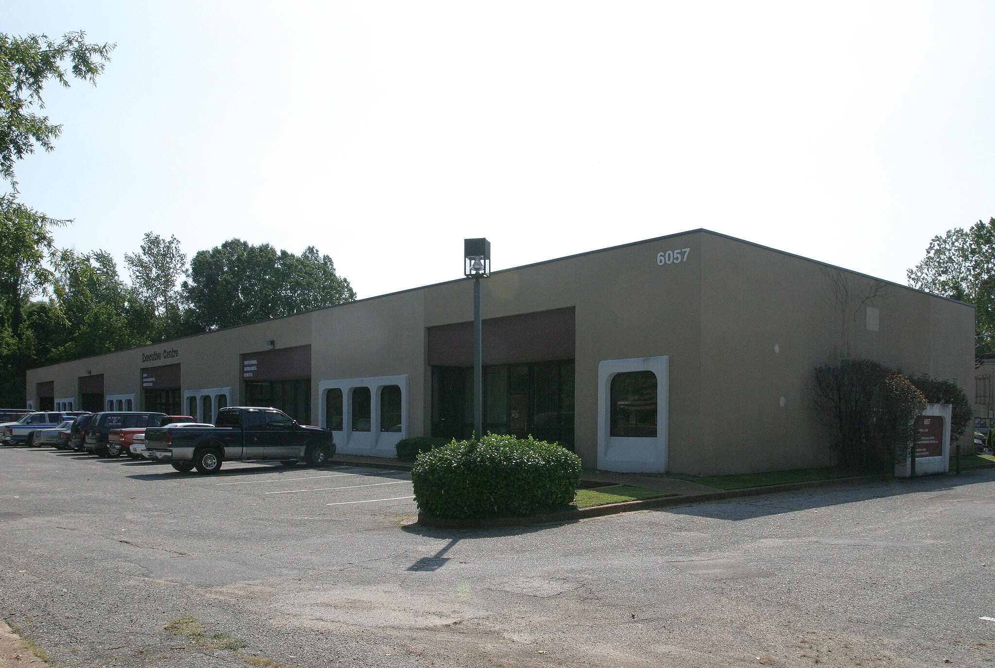 6057 Executive Center Dr, Memphis, TN for sale Primary Photo- Image 1 of 1