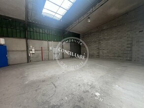 Light Industrial in Toulouse for sale Interior Photo- Image 2 of 9