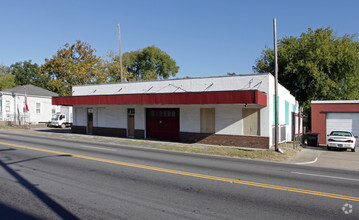 112 W Victory Dr, Savannah, GA for sale Primary Photo- Image 1 of 1