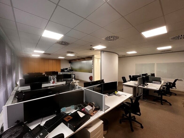 1000 Lakeside, Portsmouth to rent - Building Photo - Image 2 of 47