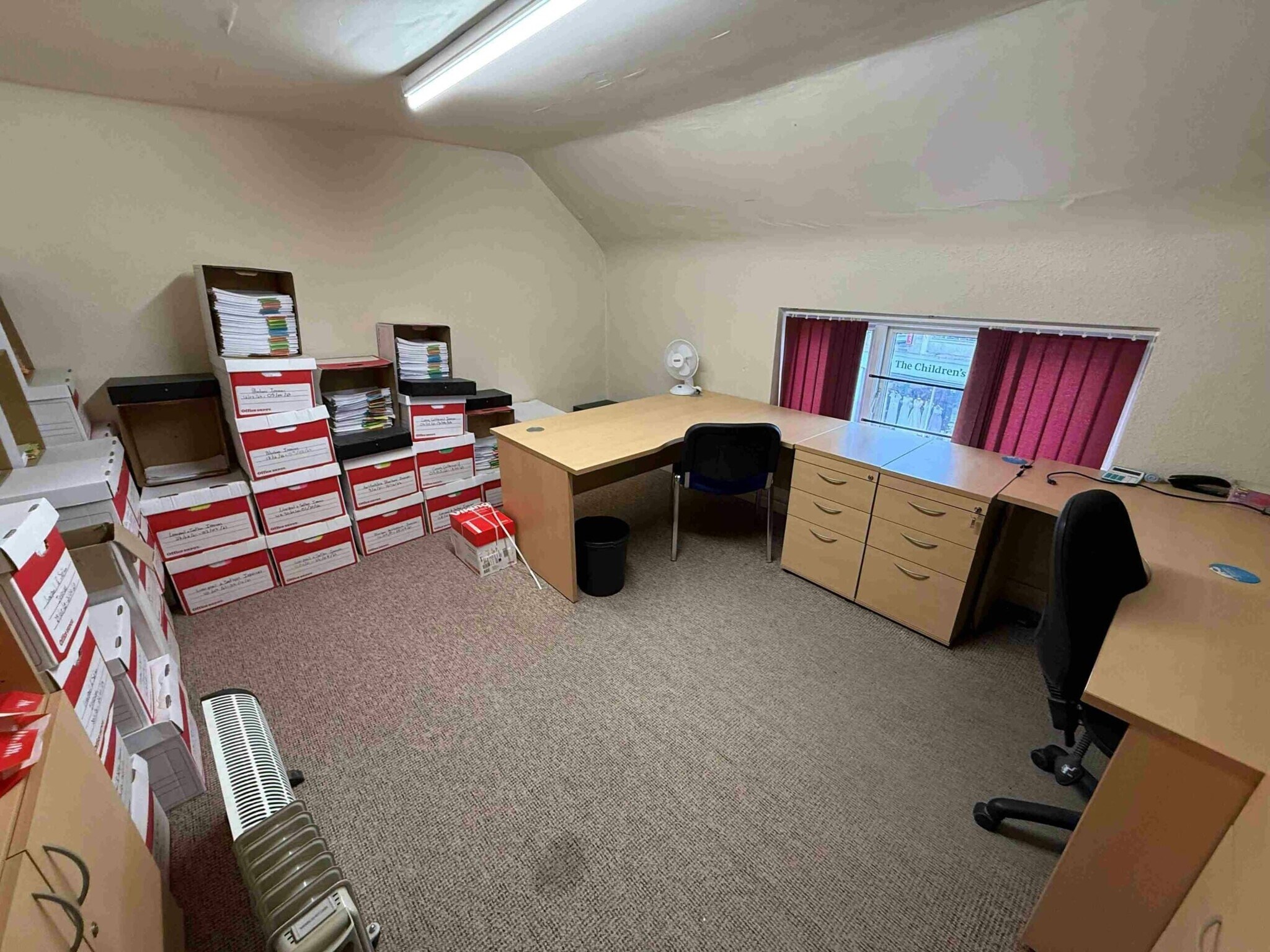 64 High St, Stone to rent Interior Photo- Image 1 of 2