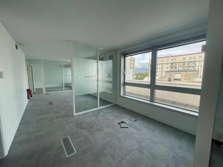 9 Bis Rue Henri Martin, Boulogne-Billancourt to rent - Building Photo - Image 2 of 20