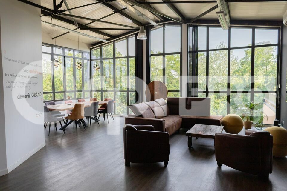 Office in Verrières-le-Buisson to rent Interior Photo- Image 1 of 10