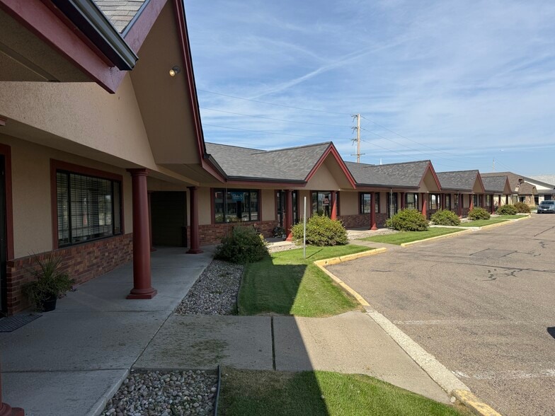 village loop rd 18-50 Village rd Rd, Kalispell, MT to rent - Building Photo - Image 3 of 8