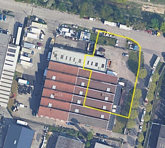 Light Industrial in Villeneuve-la-Garenne to rent - Aerial - Image 2 of 5
