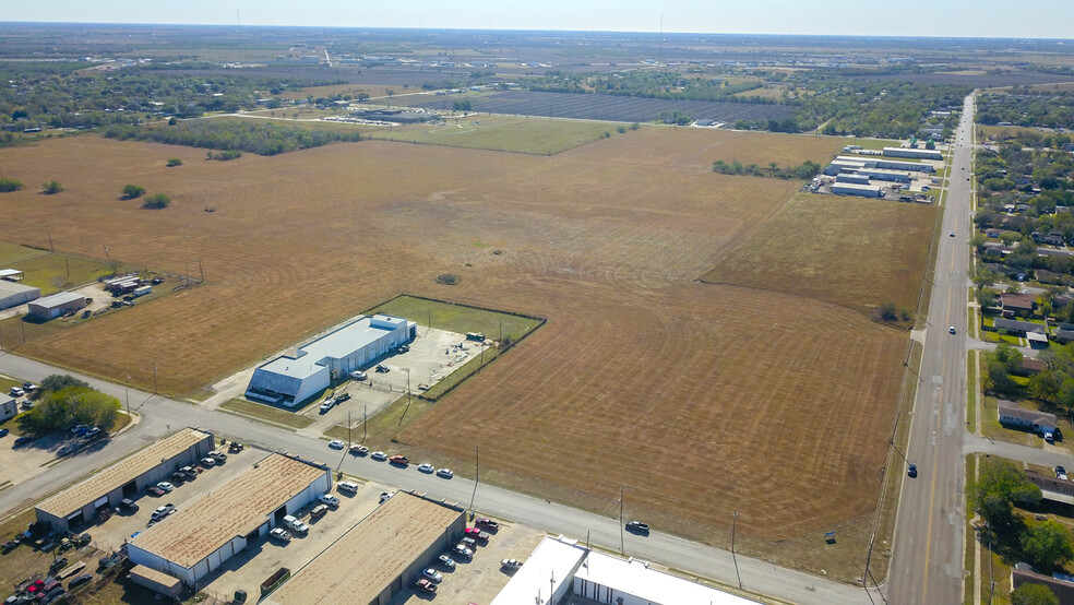 3701 and 3804 Rio Grande and Lone Tree, Victoria, TX for sale - Building Photo - Image 3 of 11