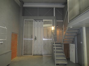 59 Weir Rd, London to rent Interior Photo- Image 2 of 3