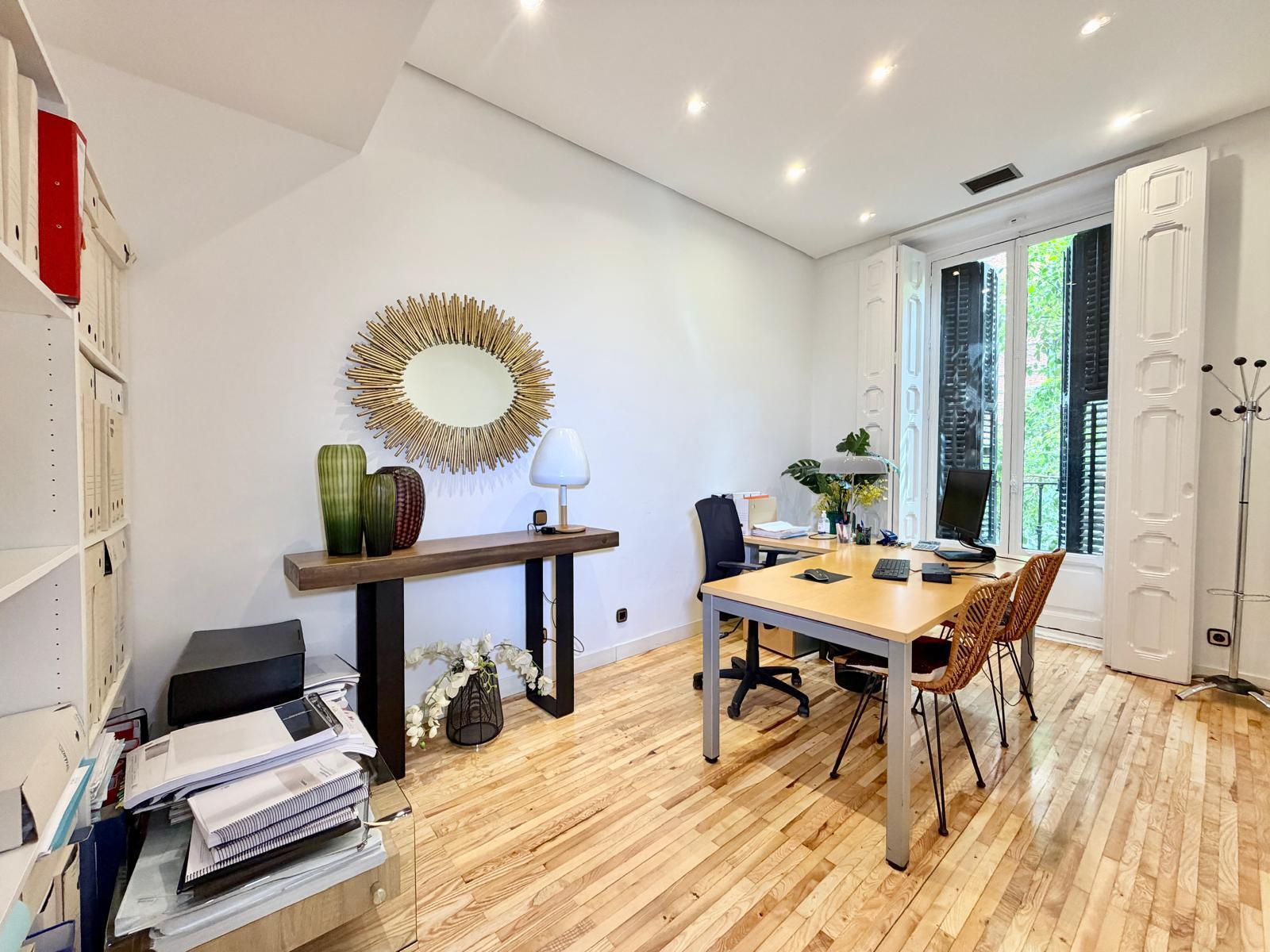 Office in Madrid, Madrid to rent Interior Photo- Image 1 of 8