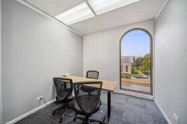 4550 W 103rd St, Oak Lawn, IL for rent - Building Photo - Image 2 of 4