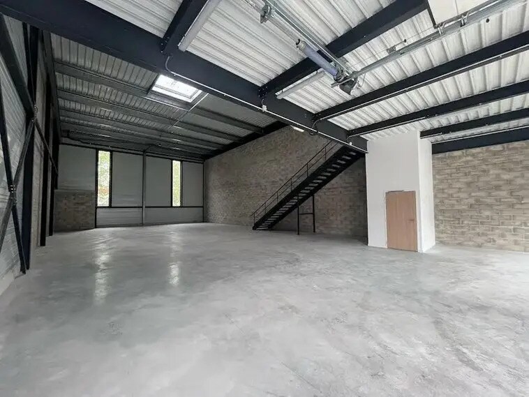 27 Avenue Du Gros Chêne, Herblay-sur-Seine to rent - Interior Photo - Image 2 of 3