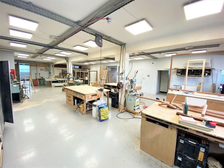 Boston Business Park, London to rent - Building Photo - Image 2 of 12