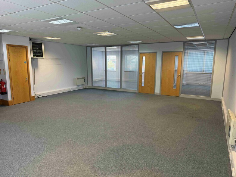 The Gdns, Fareham for sale - Building Photo - Image 3 of 11