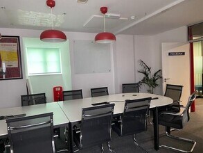 15-17 High St, Rayleigh to rent Interior Photo- Image 2 of 7