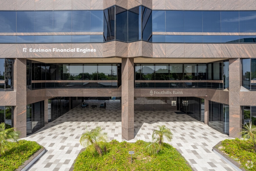 4742 N 24th St, Phoenix, AZ to rent - Building Photo - Image 3 of 5