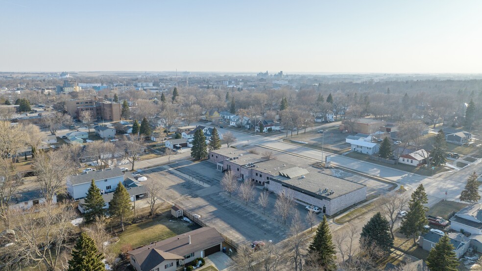 600 4th St NE, Watertown, SD for sale - Aerial - Image 2 of 13