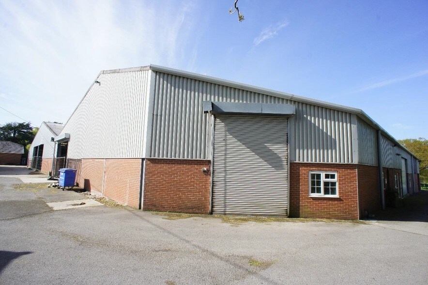 Winterbourne, Swindon for sale - Primary Photo - Image 1 of 1