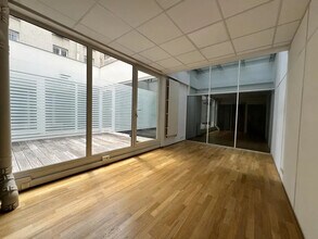 Office in Paris for sale Interior Photo- Image 1 of 13