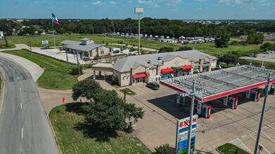 3400-3402 Highway 21 E, Bryan, TX for rent Building Photo- Image 1 of 10