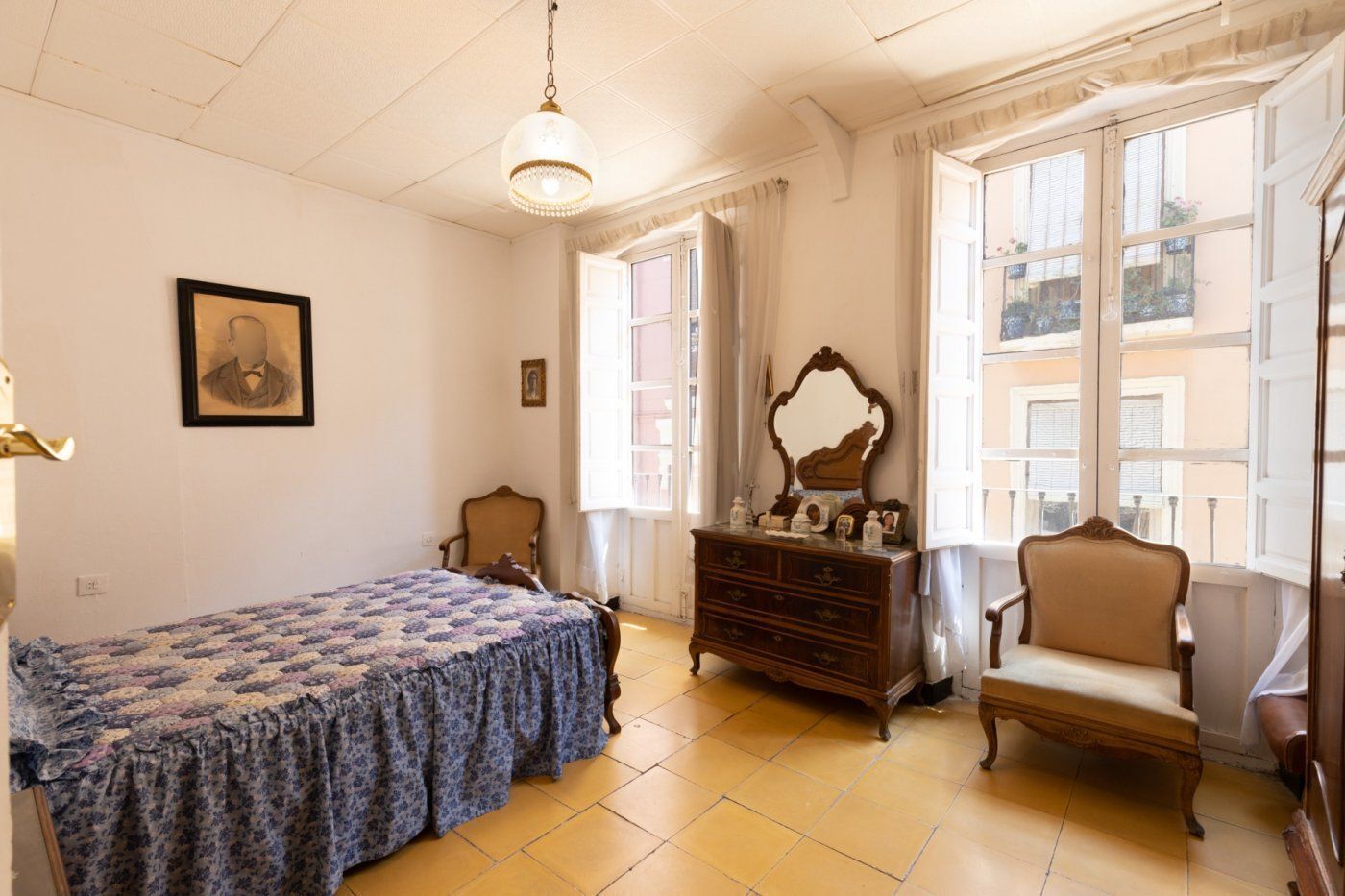 in Granada for sale Building Photo- Image 1 of 51
