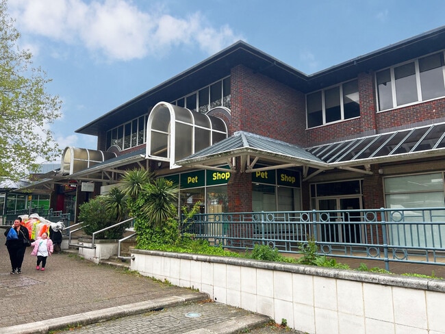 More details for 4 The Mall, Swanley - Retail to Rent