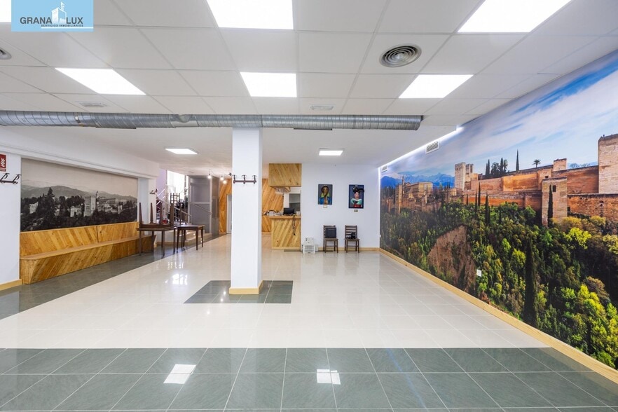 Avenida Santa María de la Alhambra, Granada, Granada for sale - Interior Photo - Image 3 of 34