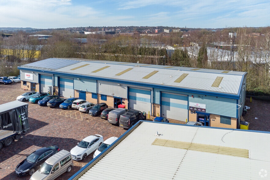 Dewsbury Rd, Stoke On Trent to rent - Building Photo - Image 3 of 4