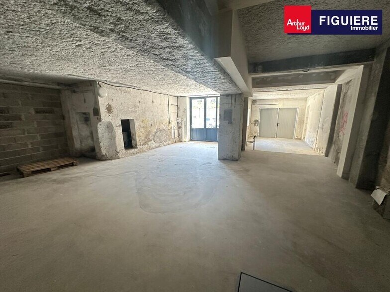 9 Bis Cours D'Orbitelle, Aix-en-Provence for sale - Interior Photo - Image 3 of 6