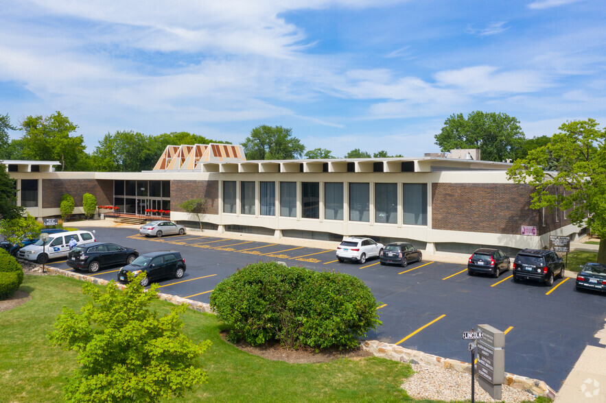 7301-7337 N Lincoln Ave, Lincolnwood, IL for rent - Building Photo - Image 3 of 5