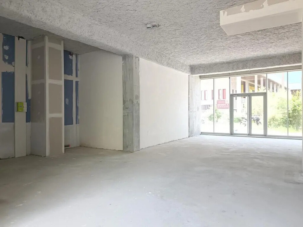 Vente Commerce 94 m² - Photo 1