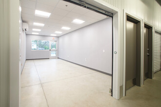 1419 Commercial Ave, San Antonio, TX for rent Interior Photo- Image 1 of 2