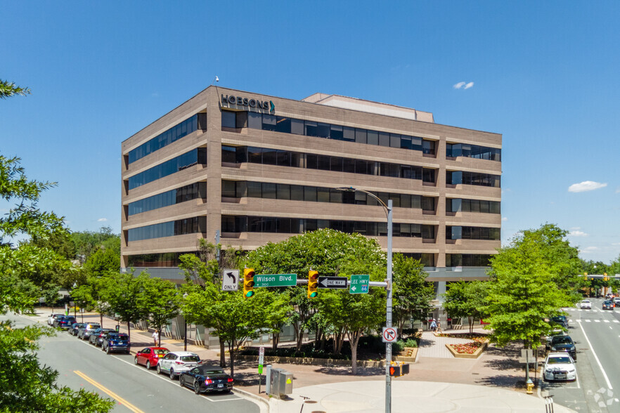 3033 Wilson Blvd, Arlington, VA for rent - Building Photo - Image 3 of 7