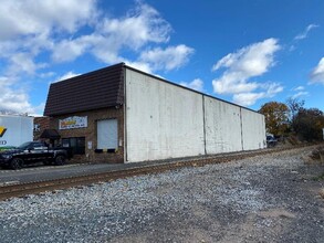 533 River Dr, Elmwood Park, NJ for sale Building Photo- Image 1 of 1