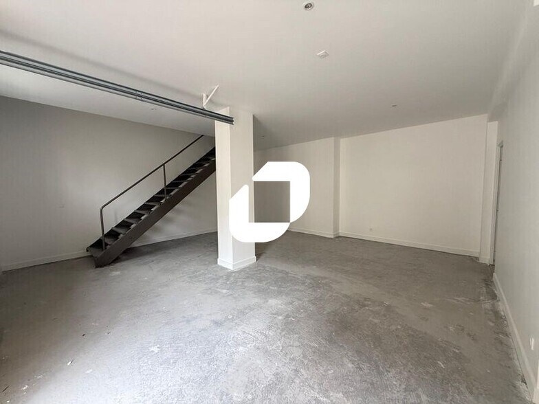 Rue Du General Leclerc, SAINT-OUEN-L'AUMONE to rent - Interior Photo - Image 1 of 15
