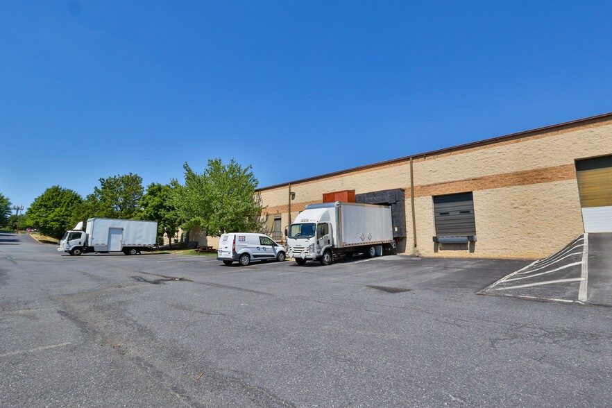 974 Marcon Blvd, Allentown, PA for rent - Building Photo - Image 2 of 5