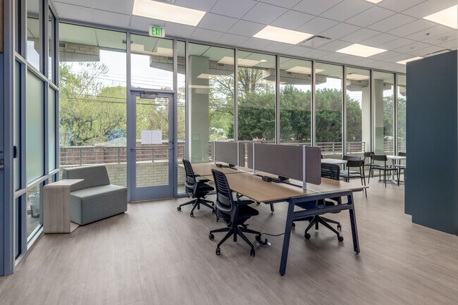 More details for 4037 E Independence Blvd, Charlotte, NC - Co-working to Rent