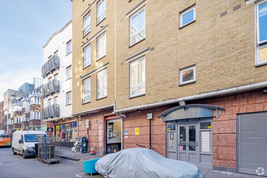 22 Peter St, London to rent - Building Photo - Image 2 of 3