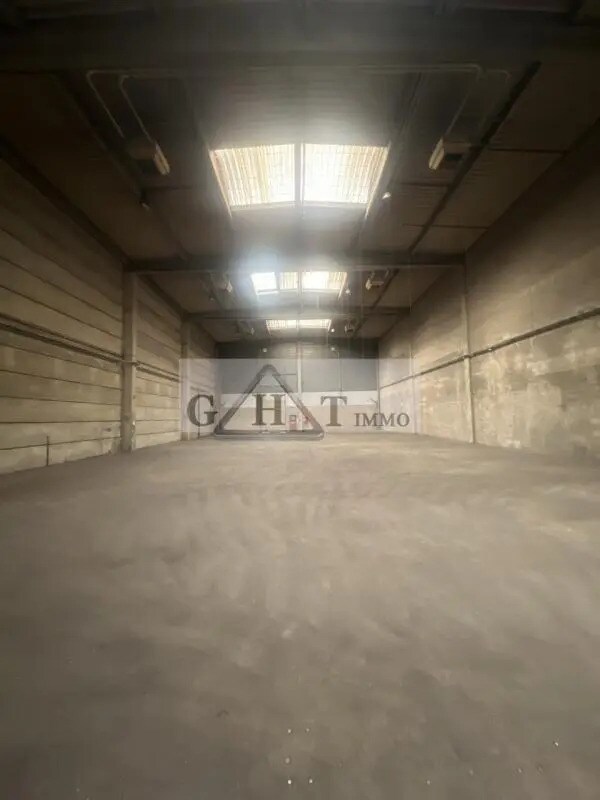 Industrial in Saint-Ouen-sur-Seine to rent Interior Photo- Image 1 of 8