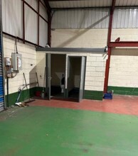 Sams Ln, West Bromwich to rent Interior Photo- Image 1 of 3