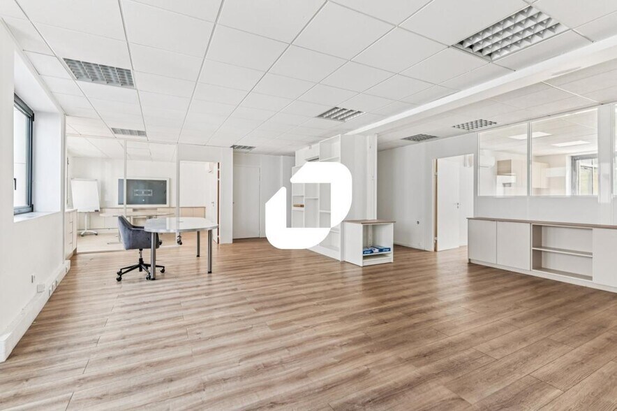 Office in Boulogne-Billancourt to rent - Building Photo - Image 3 of 15