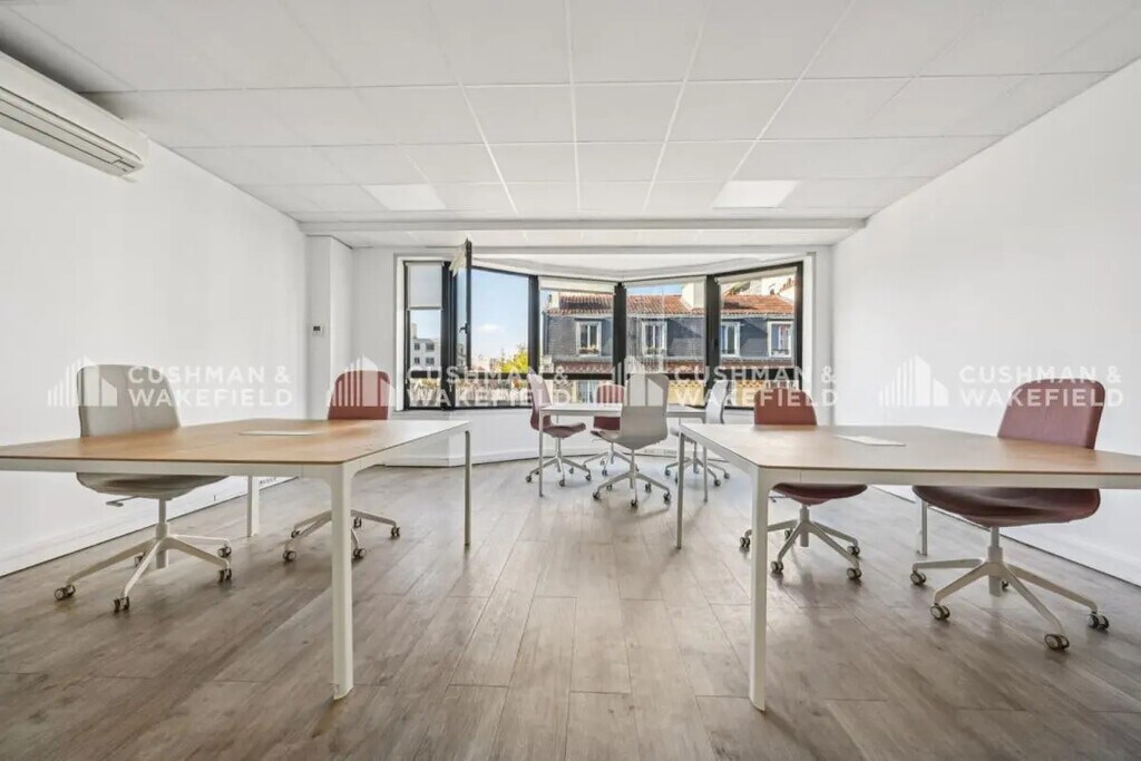 Location Bureaux 167 m² - Photo 1