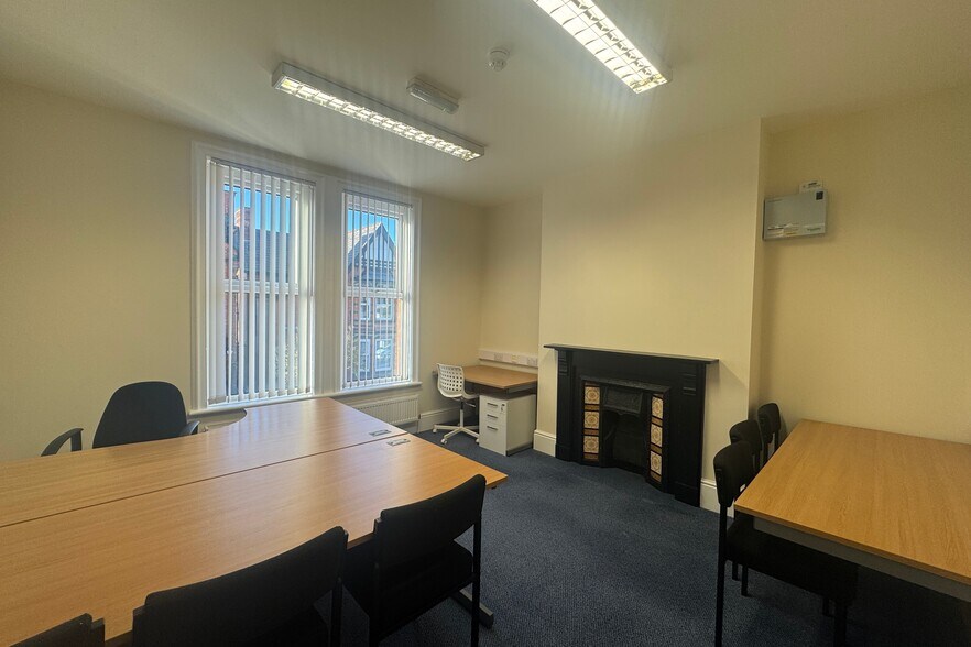 12 Albion Rd, Chesterfield to rent - Building Photo - Image 3 of 11