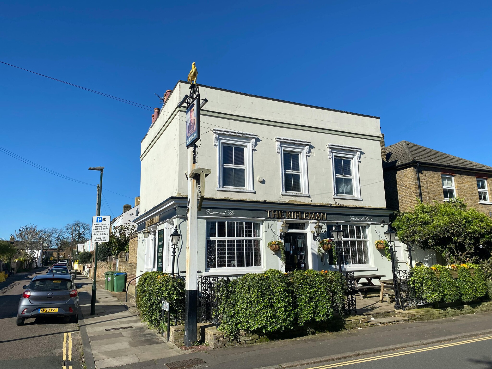 7 Fourth Cross Rd, Twickenham for sale Building Photo- Image 1 of 15