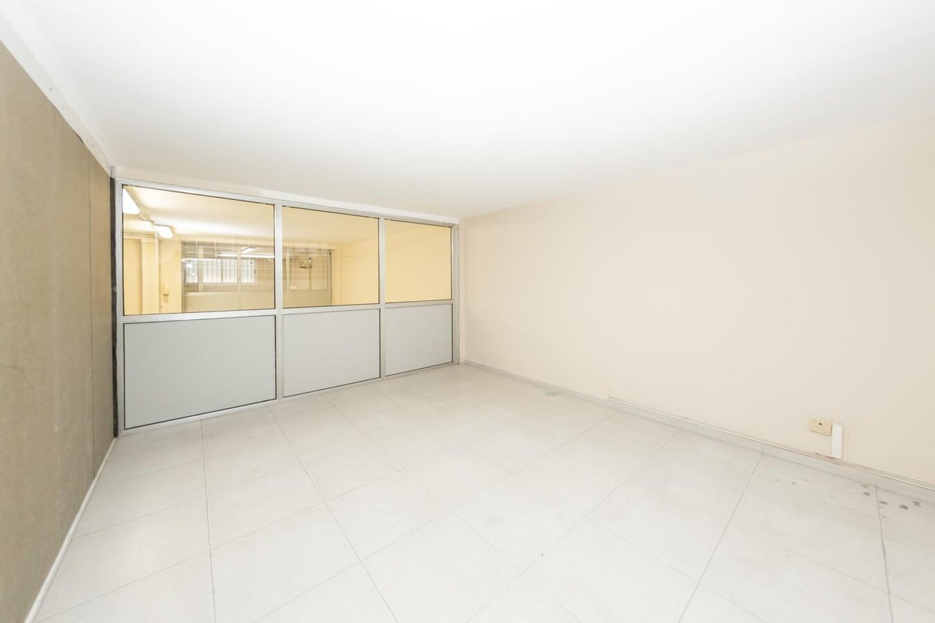 Badalona, BAR 08915 - Unit 1 - - Interior Photo - Image 2 of 46