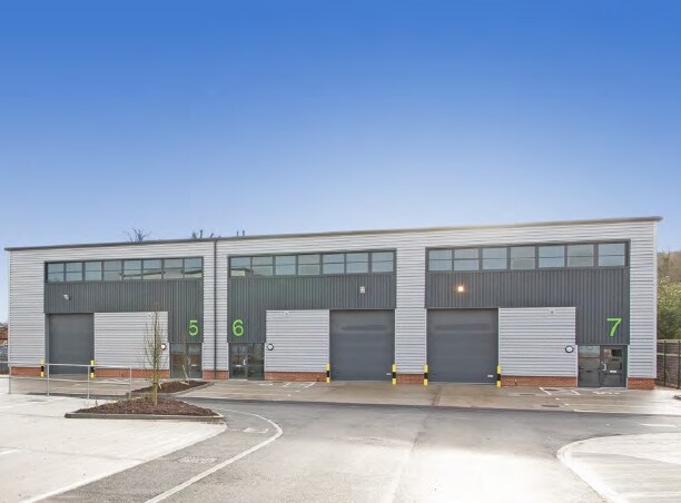 London Rd, High Wycombe for sale Primary Photo- Image 1 of 1