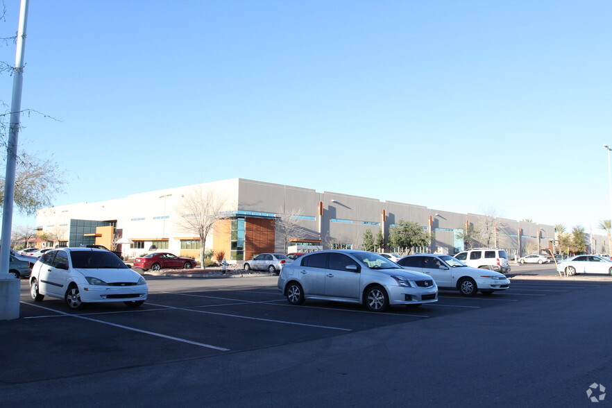 2700 E Commerce Center Pl, Tucson, AZ for rent - Primary Photo - Image 1 of 23