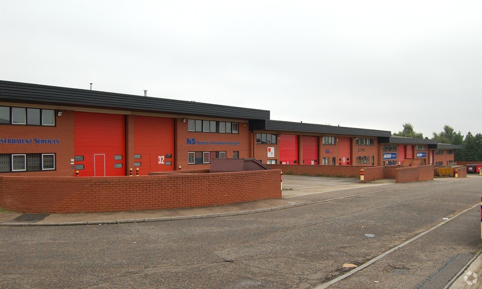 Hellesdon Park Rd, Norwich to rent - Primary Photo - Image 1 of 4