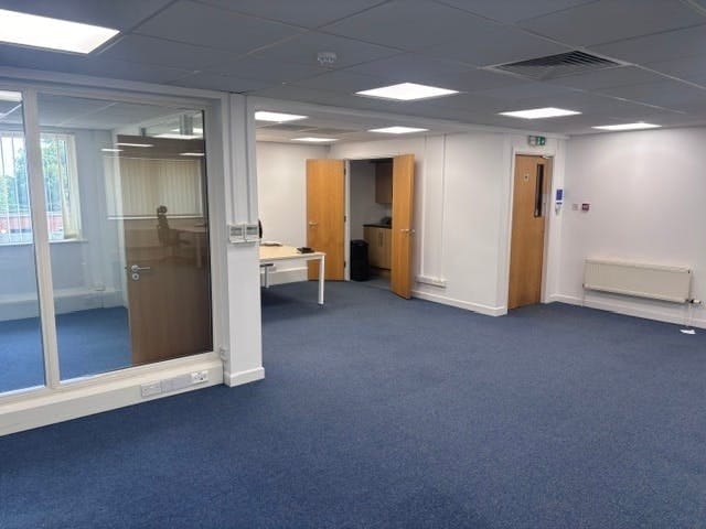 101-104 Love Ln, Cirencester to rent - Building Photo - Image 3 of 10