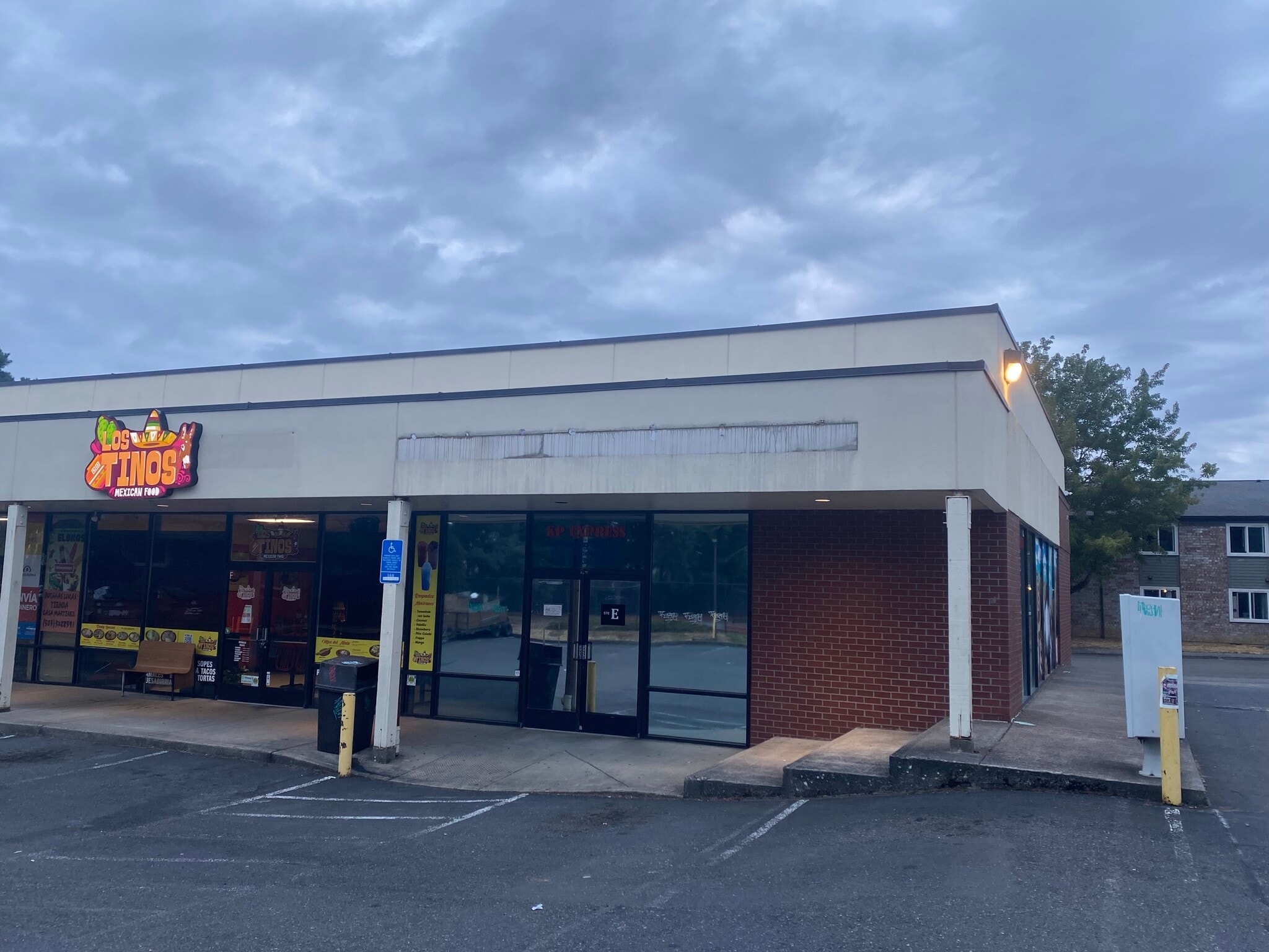 22605 NE Halsey St, Fairview, OR to rent Interior Photo- Image 1 of 5