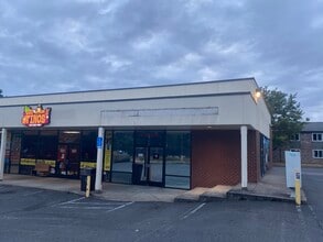 22605 NE Halsey St, Fairview, OR to rent Interior Photo- Image 1 of 5