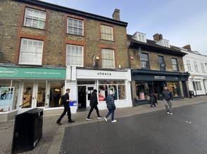 19 Market Pl, St Albans to rent Interior Photo- Image 2 of 3